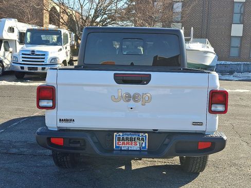 Used 2023 Jeep Gladiator Overland image 5