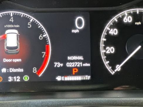 Used 2025 Honda Pilot Sport image 32