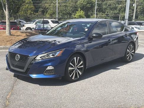 Used 2019 Nissan Altima 2.5 SR w/ SR Premium Package FWD image 3