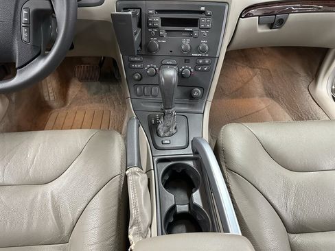 Used 2002 Volvo V70 Cross Country AWD/4WD image 21