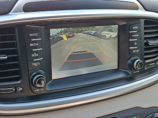 Used 2020 Kia Sorento LX FWD image 18