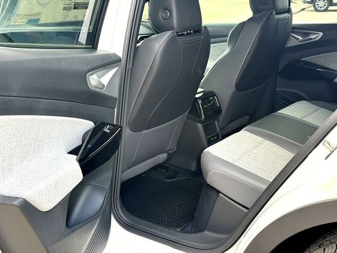 New 2026 Volkswagen ID.4 Pro RWD image 16
