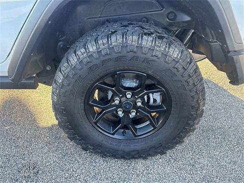 Used 2024 Jeep Wrangler Unlimited image 41