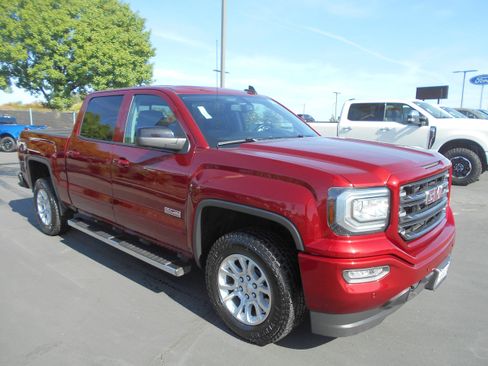 Used 2018 GMC Sierra 1500 SLT w/ All Terrain Package AWD/4WD image 2