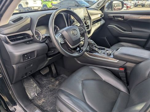 Used 2022 Toyota Highlander Limited image 26