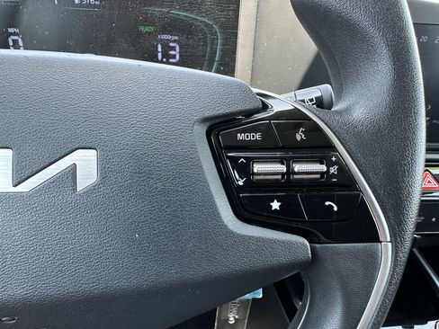 Certified 2023 Kia Niro LX FWD image 26