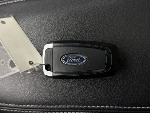 Used 2022 Ford Escape SEL image 24