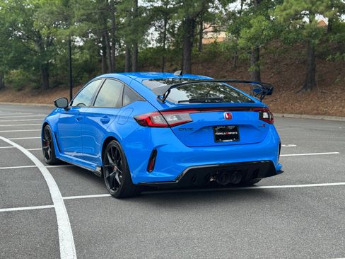 Used 2025 Honda Civic Type R image 8