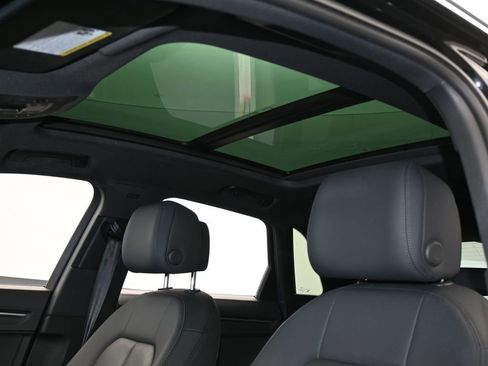 Used 2025 Audi Q3 2.0T Premium image 11