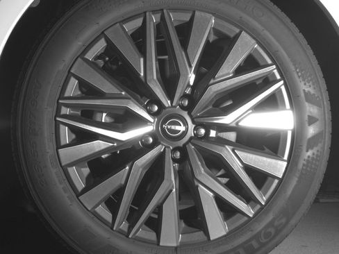 Used 2025 Nissan Altima 2.5 SV image 12