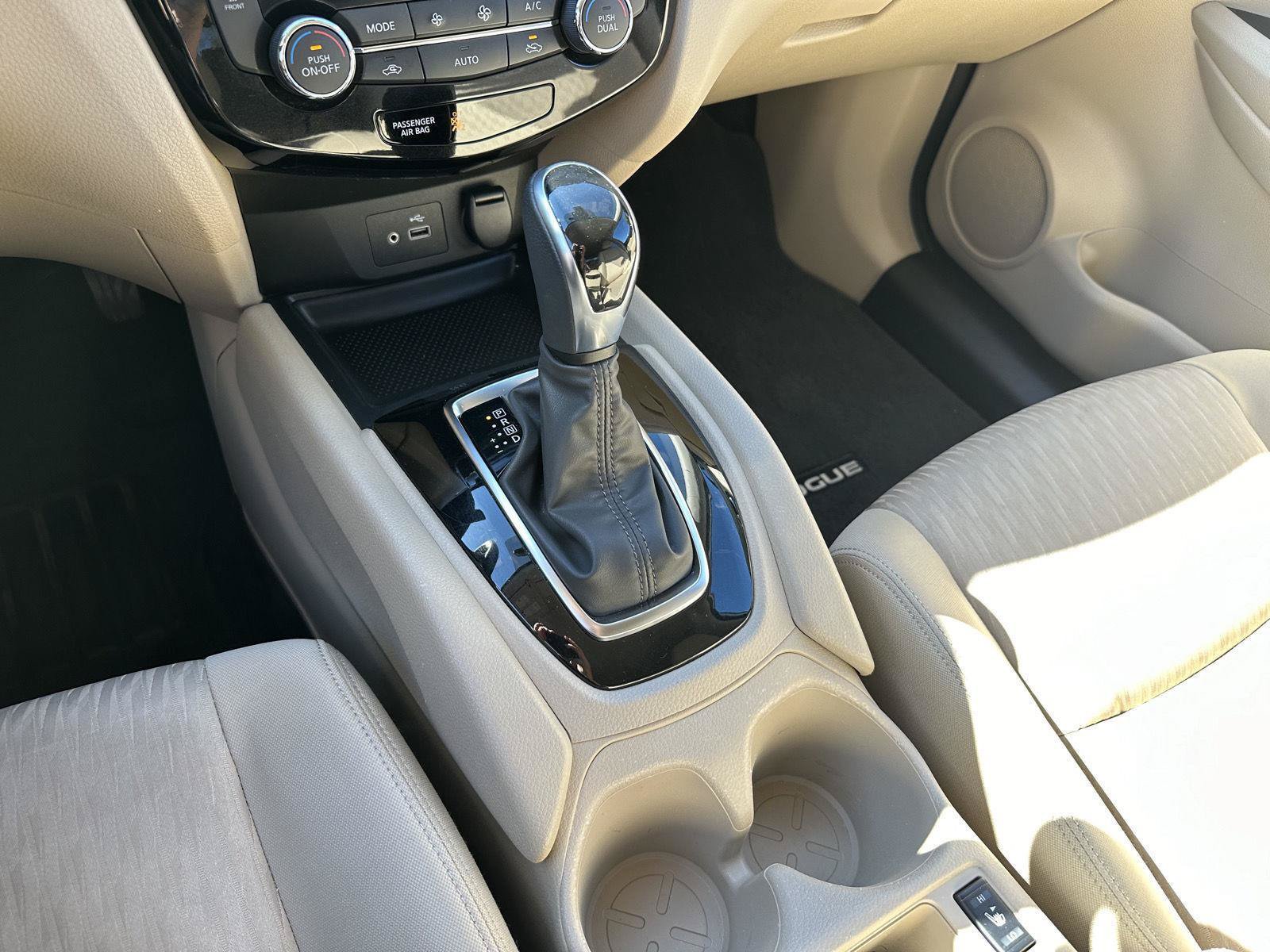 Used 2020 Nissan Rogue SV AWD/4WD image 24