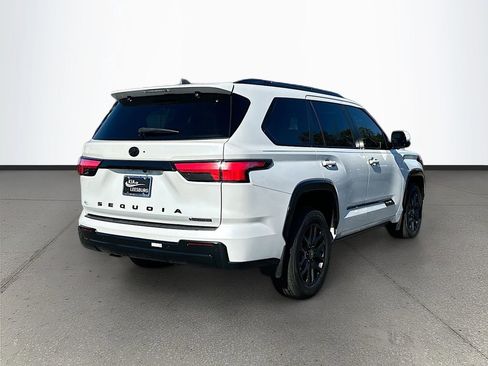 Used 2025 Toyota Sequoia Platinum image 7