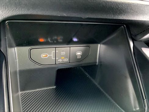 Used 2025 Kia Sorento LX FWD image 31