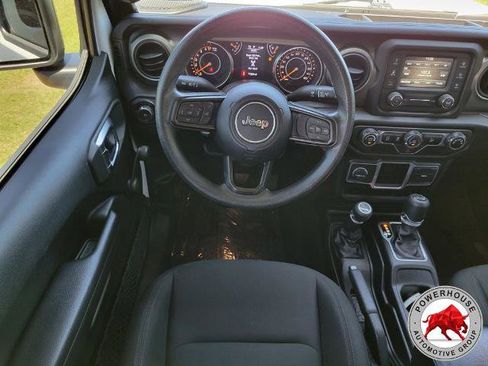 Used 2018 Jeep Wrangler Unlimited Sport AWD/4WD image 19