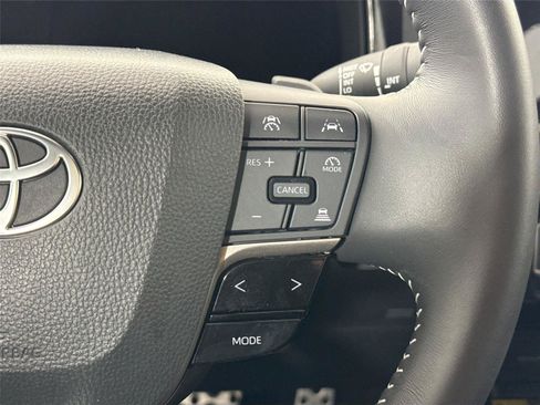Used 2025 Toyota Camry SE FWD image 18