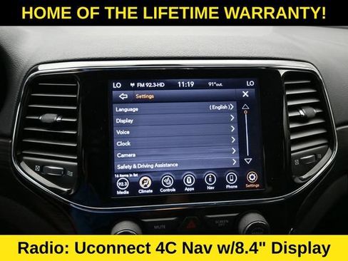 Used 2020 Jeep Grand Cherokee Altitude AWD/4WD image 29