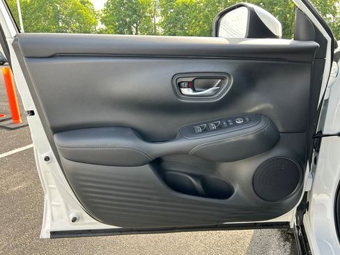 Used 2026 Honda HR-V EX-L image 18