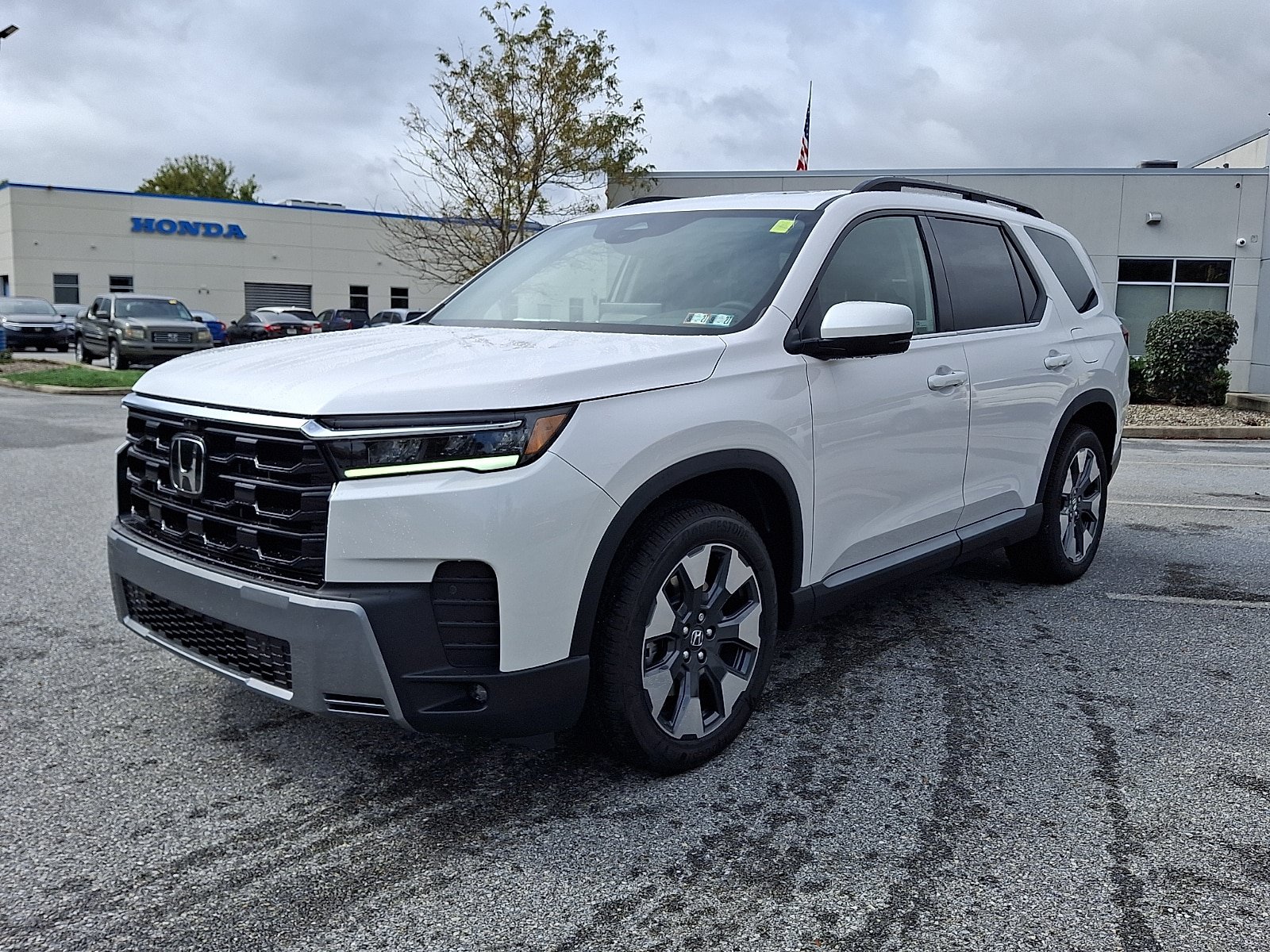 New 2026 Honda Pilot Elite image 2