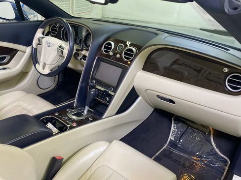 Used 2014 Bentley Continental GT image 30