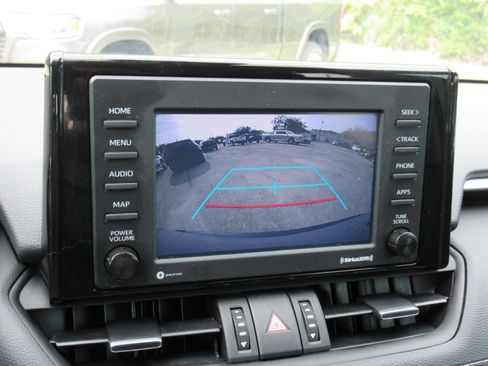 Used 2022 Toyota RAV4 XLE Premium AWD/4WD image 28