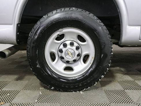 Used 2022 Chevrolet Express 2500 image 14