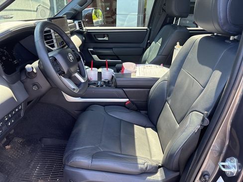 Used 2025 Toyota Tundra Platinum AWD/4WD image 5