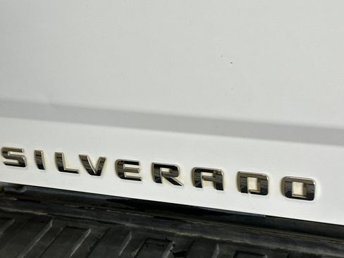 Used 2018 Chevrolet Silverado 1500 Custom w/ Custom Value Package AWD/4WD image 40