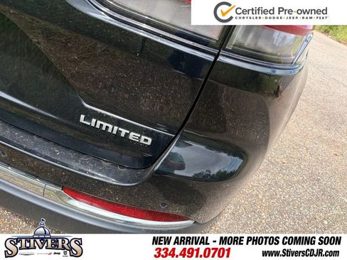 Certified 2025 Jeep Grand Cherokee Limited w/ Luxury Tech Group II RWD image 7