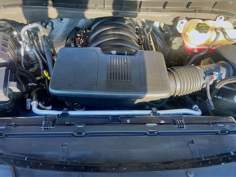 Used 2024 Chevrolet Suburban LT AWD/4WD image 40