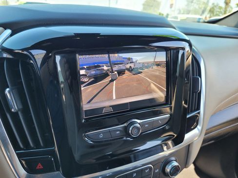 Used 2023 Chevrolet Traverse LS image 18