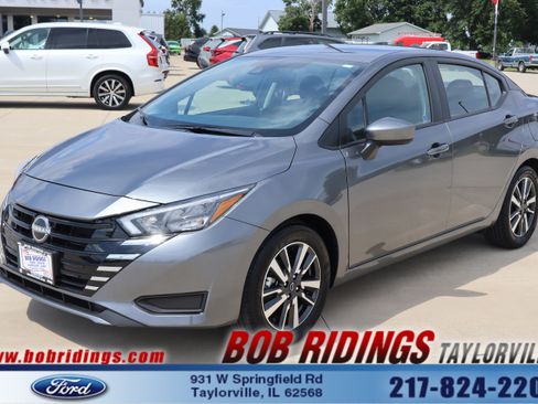 Used 2025 Nissan Versa SV FWD image 1