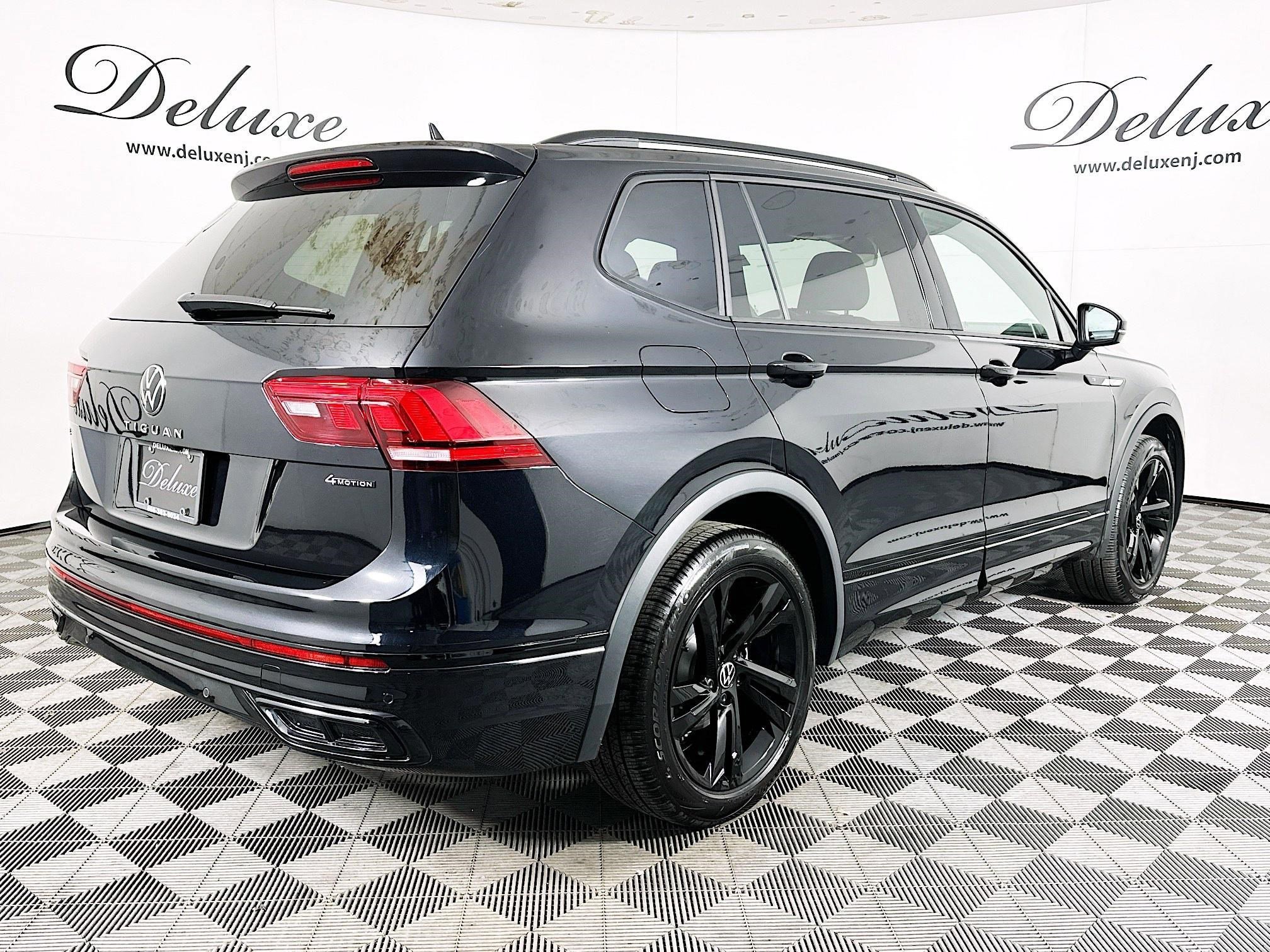 Used 2024 Volkswagen Tiguan SE R-Line AWD/4WD image 6