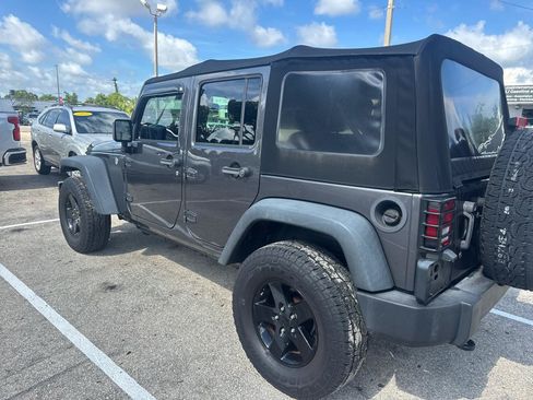 Used 2016 Jeep Wrangler Unlimited Sport w/ Connectivity Group AWD/4WD image 4