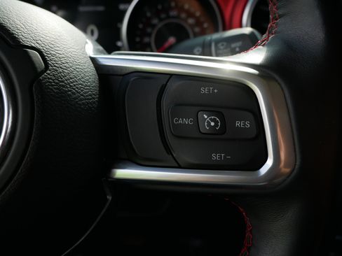 Used 2020 Jeep Gladiator Rubicon w/ Safety Group AWD/4WD image 29
