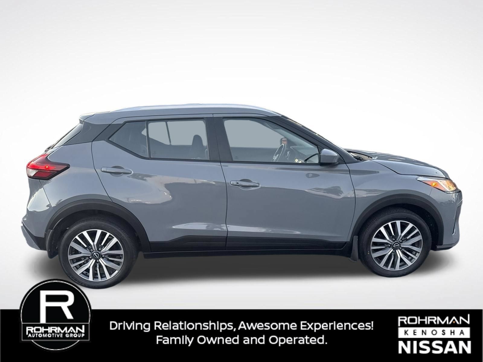 Used 2023 Nissan Kicks SV w/ Interior Electronics Package FWD image 7