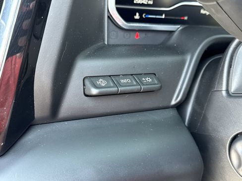 Used 2023 GMC Sierra 1500 Denali w/ Denali Reserve Package AWD/4WD image 17