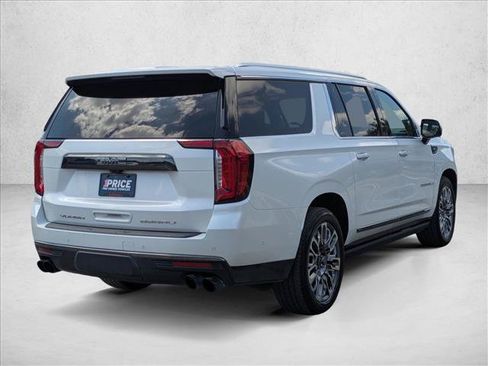 Used 2023 GMC Yukon XL Denali Ultimate AWD/4WD image 5