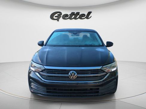 Used 2024 Volkswagen Jetta SE FWD image 2