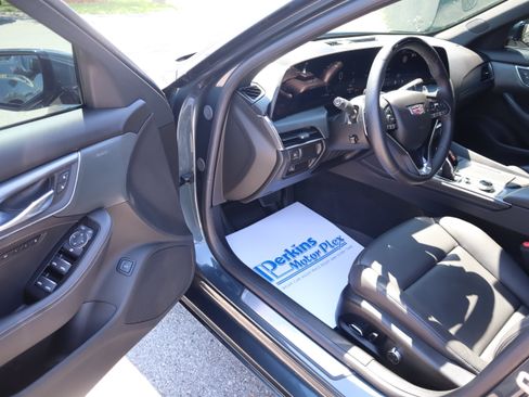 Used 2025 Cadillac CT5 Premium Luxury RWD image 3
