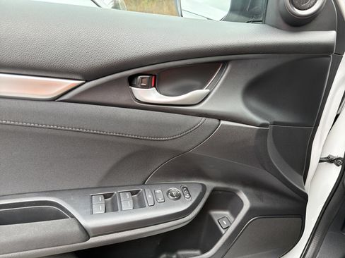 Used 2019 Honda Civic EX image 14