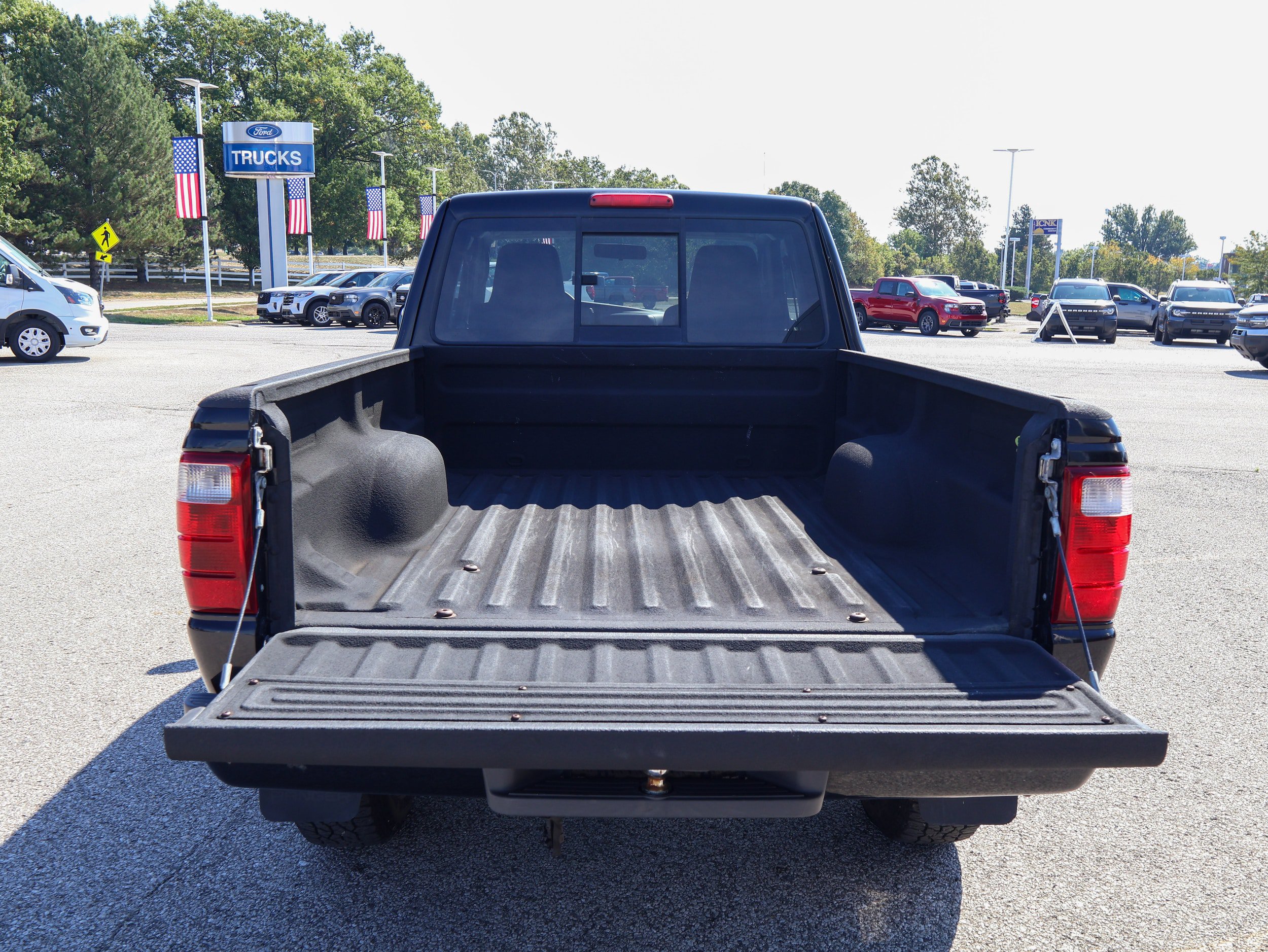 Used 2004 Ford Ranger XLT AWD/4WD image 9
