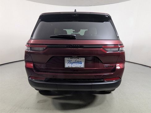 New 2025 Jeep Grand Cherokee Limited w/ Luxury Tech Group II image 6