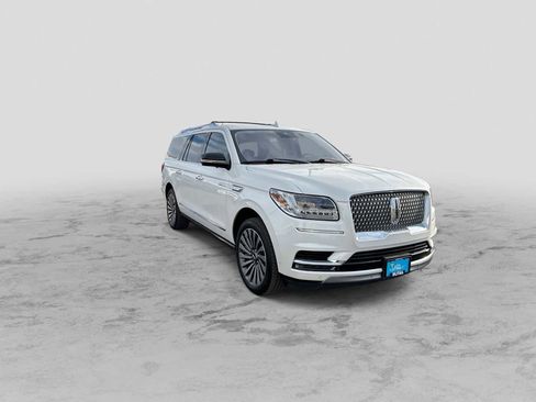 Used 2019 Lincoln Navigator L Reserve w/ Cargo Package image 2