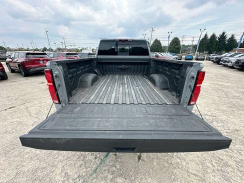 Used 2025 Chevrolet Silverado 2500 ZR2 w/ Technology Package AWD/4WD image 29
