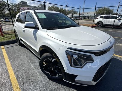 Certified 2023 Kia Niro Wind