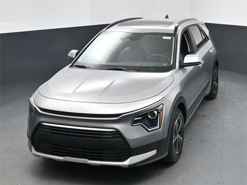 New 2026 Kia Niro EX image 17
