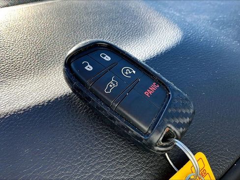 Used 2018 Jeep Compass Latitude w/ Popular Equipment Group image 13