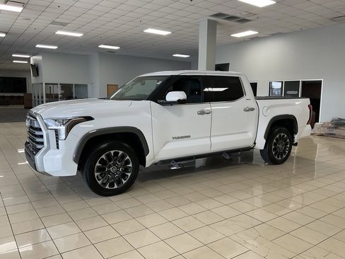 Used 2022 Toyota Tundra Limited image 3