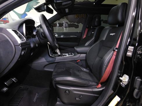 Used 2021 Jeep Grand Cherokee SRT image 32