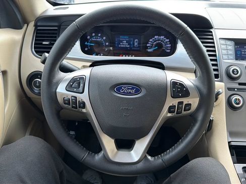 Used 2018 Ford Taurus SEL AWD/4WD image 10